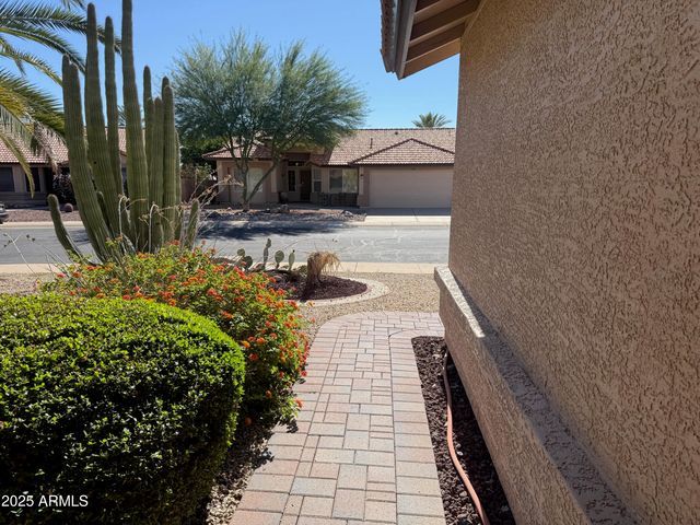 11002 W YUKON Drive, Peoria, AZ 85373