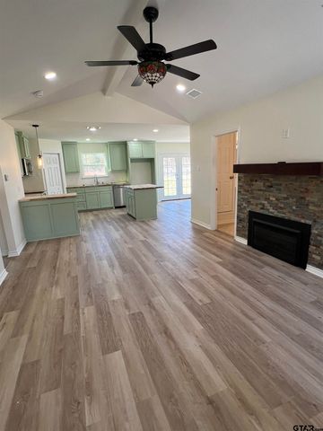 125 Pecan Dr, Bullard, TX 75757