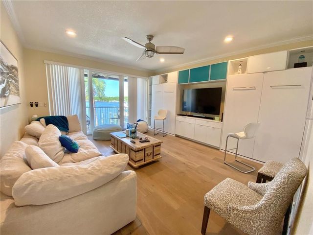 4230 N Ocean Drive, Hollywood, FL 33019