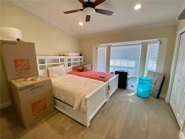 4230 N Ocean Drive, Hollywood, FL 33019