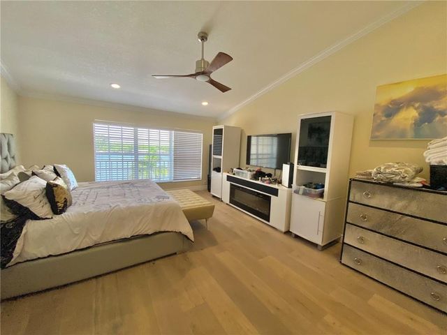 4230 N Ocean Drive, Hollywood, FL 33019