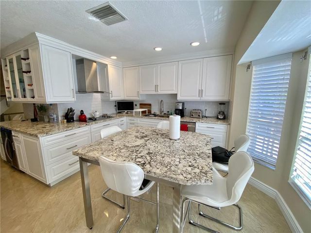 4230 N Ocean Drive, Hollywood, FL 33019