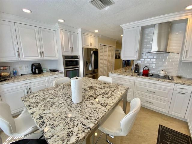 4230 N Ocean Drive, Hollywood, FL 33019
