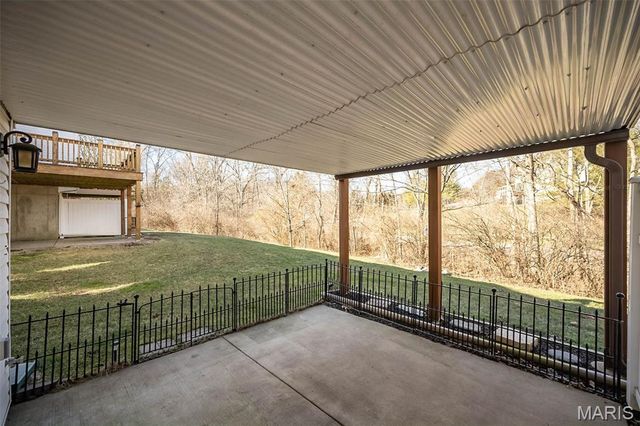 6827 Eagles Landing Court, Pacific, MO 63069