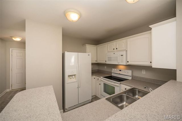 6827 Eagles Landing Court, Pacific, MO 63069