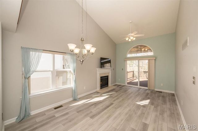 6827 Eagles Landing Court, Pacific, MO 63069