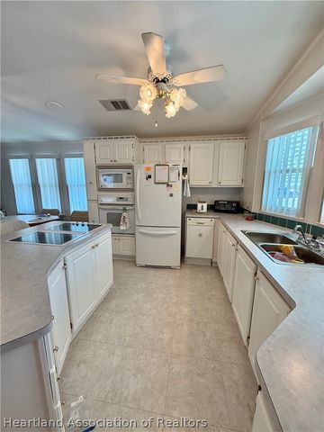 10 Hidden Harbor Lane, Lake Placid, FL 33852