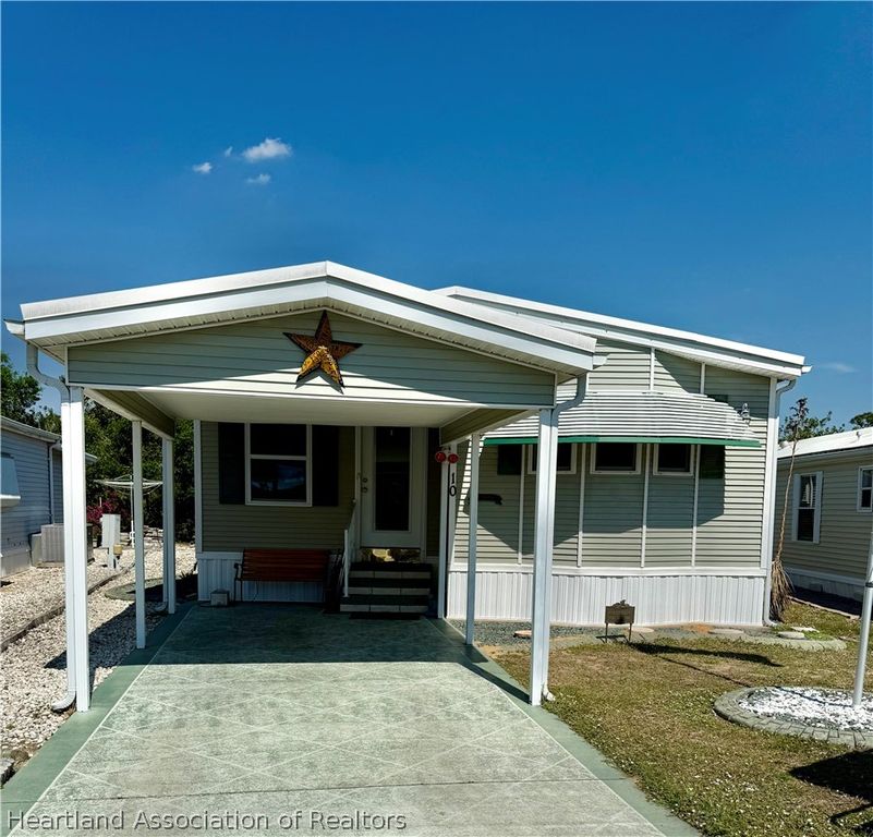 10 Hidden Harbor Lane, Lake Placid, FL 33852