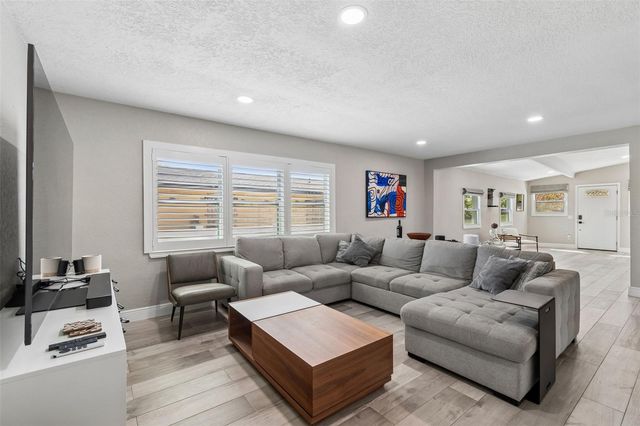 4611 W PAXTON AVENUE, Tampa, FL 33611