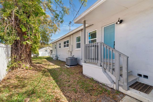 4611 W PAXTON AVENUE, Tampa, FL 33611