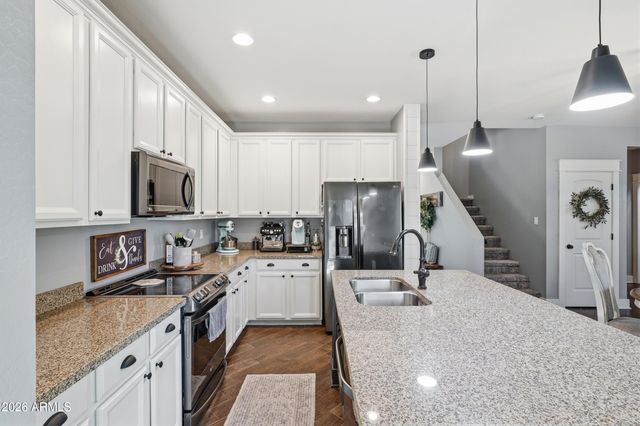 1424 E GOLDCREST Street, Gilbert, AZ 85297