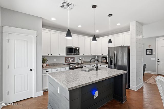 1424 E GOLDCREST Street, Gilbert, AZ 85297
