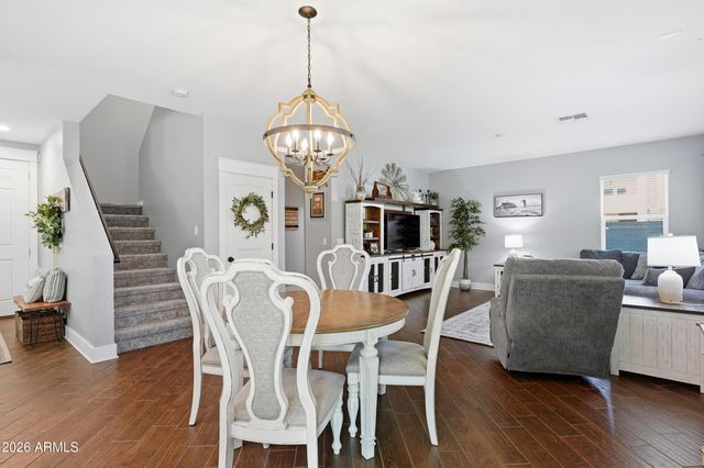 1424 E GOLDCREST Street, Gilbert, AZ 85297