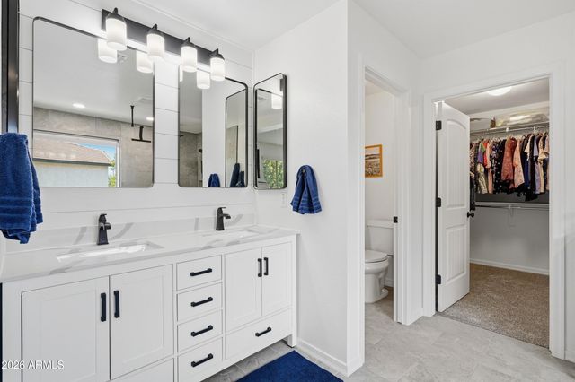 1424 E GOLDCREST Street, Gilbert, AZ 85297