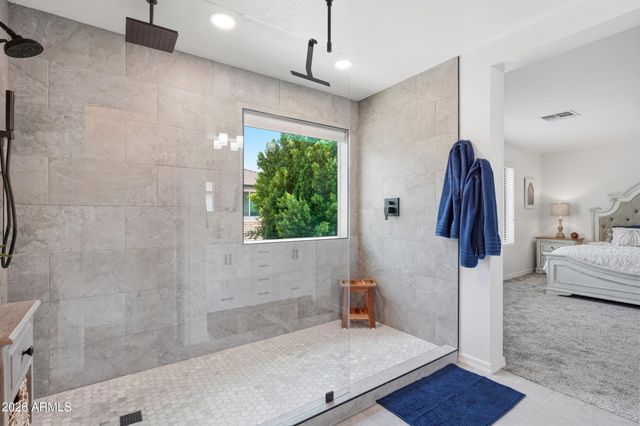1424 E GOLDCREST Street, Gilbert, AZ 85297
