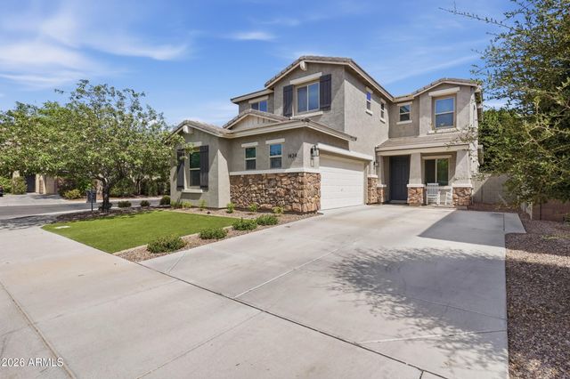 1424 E GOLDCREST Street, Gilbert, AZ 85297