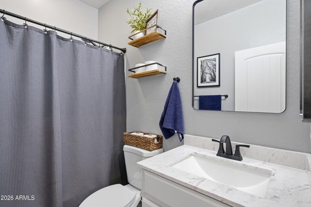 1424 E GOLDCREST Street, Gilbert, AZ 85297
