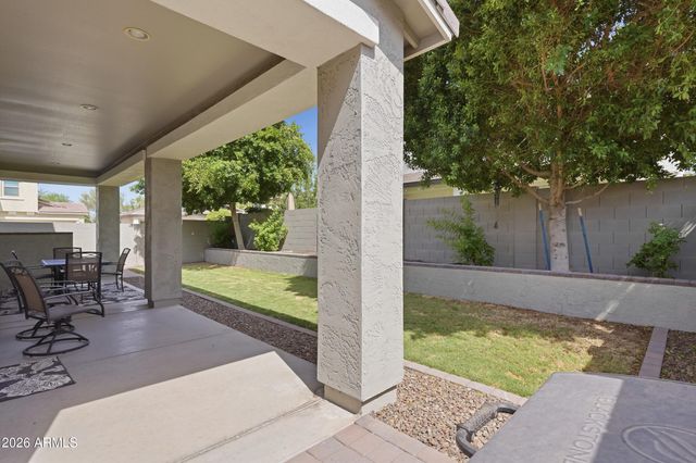 1424 E GOLDCREST Street, Gilbert, AZ 85297