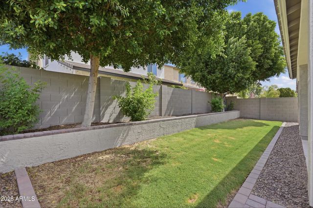 1424 E GOLDCREST Street, Gilbert, AZ 85297