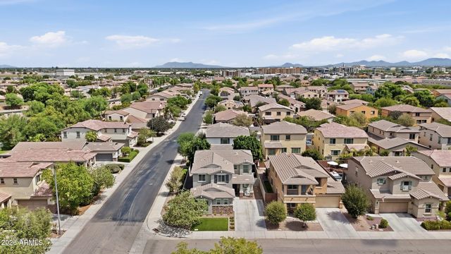 1424 E GOLDCREST Street, Gilbert, AZ 85297