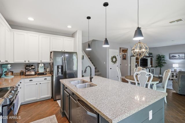 1424 E GOLDCREST Street, Gilbert, AZ 85297