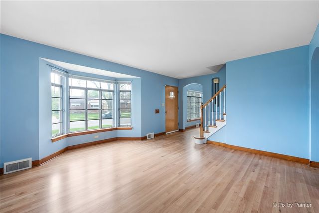 1522 Hull Avenue, Westchester, IL 60154