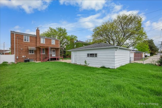 1522 Hull Avenue, Westchester, IL 60154