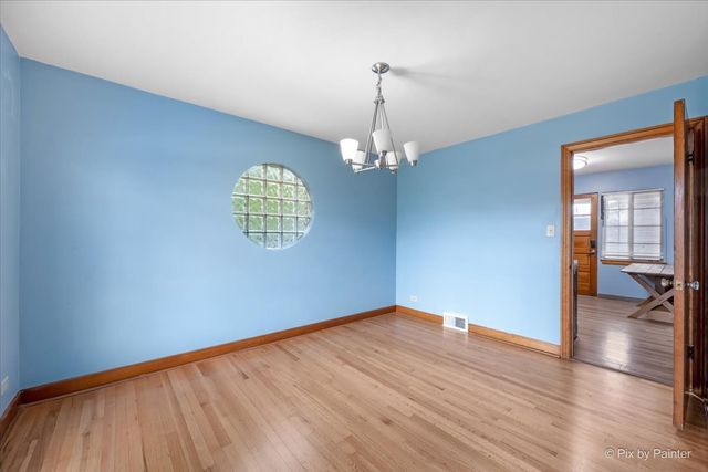1522 Hull Avenue, Westchester, IL 60154