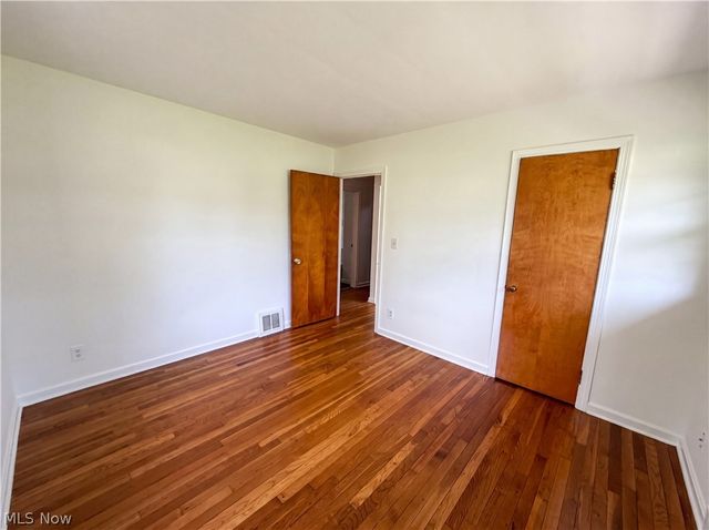 1064 Munroe Falls Kent Road, Kent, OH 44240