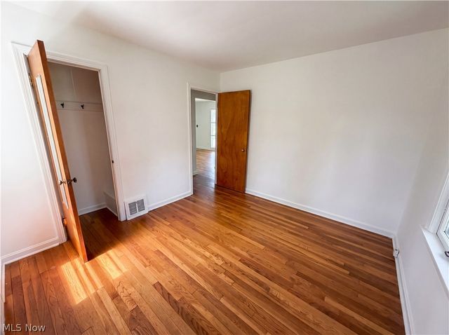 1064 Munroe Falls Kent Road, Kent, OH 44240