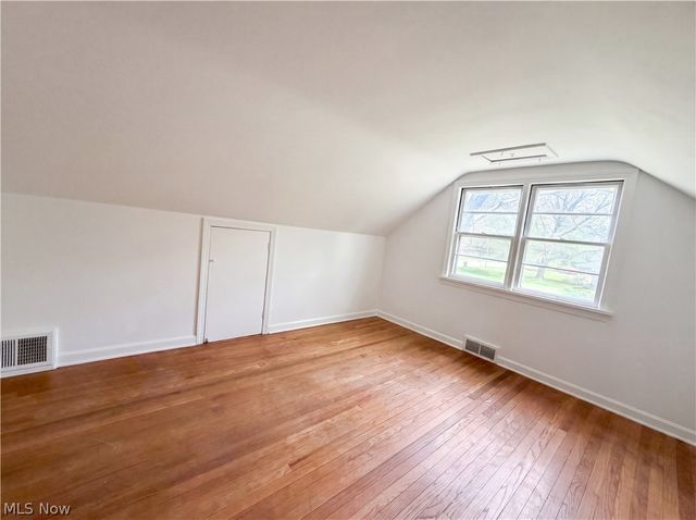 1064 Munroe Falls Kent Road, Kent, OH 44240