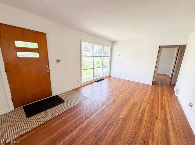 1064 Munroe Falls Kent Road, Kent, OH 44240