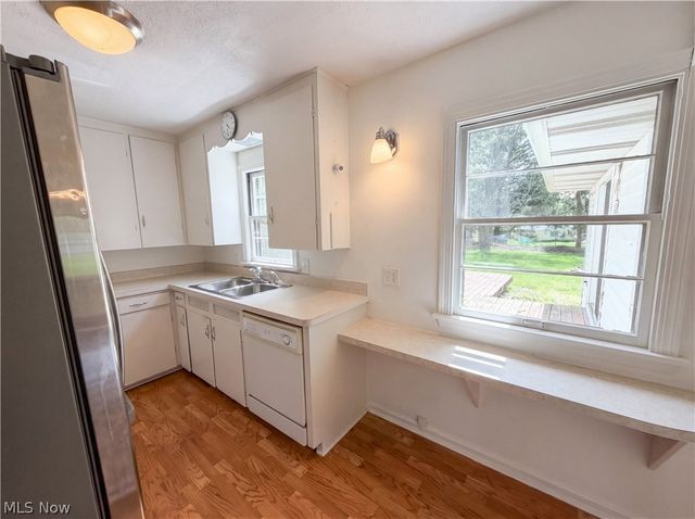 1064 Munroe Falls Kent Road, Kent, OH 44240