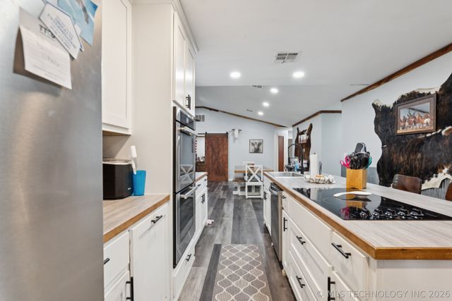 2801 E 480, Pryor, OK 74361