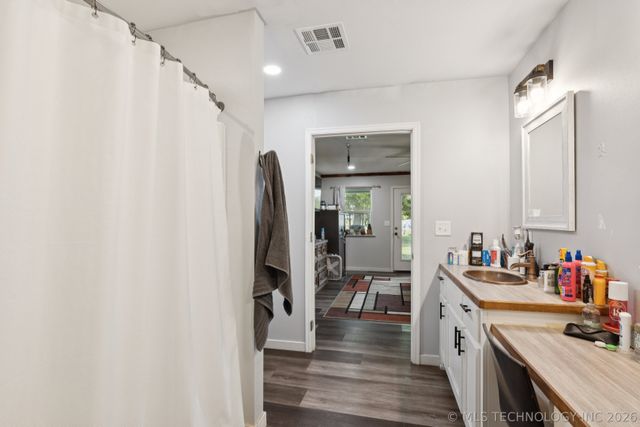 2801 E 480, Pryor, OK 74361