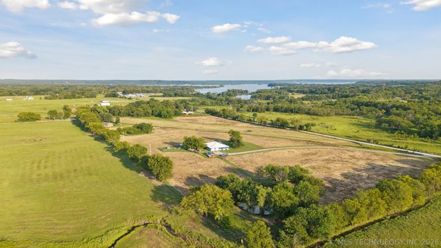 2801 E 480, Pryor, OK 74361