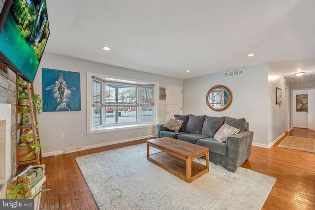 144 MAURER, Laurel Springs, NJ 08021