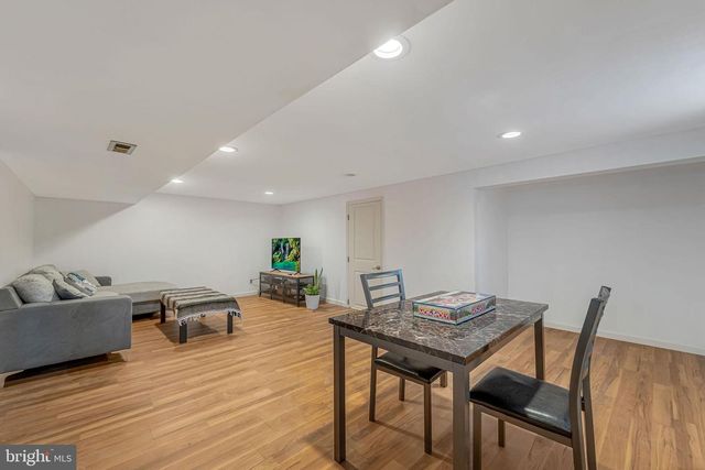 144 MAURER, Laurel Springs, NJ 08021