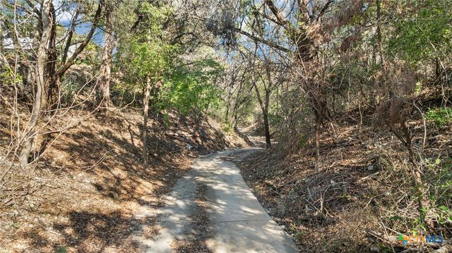 1340 Autumn Oaks Circle, China Spring, TX 76633