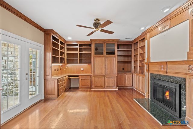 1340 Autumn Oaks Circle, China Spring, TX 76633