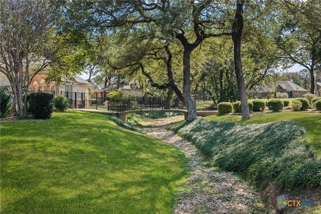 1340 Autumn Oaks Circle, China Spring, TX 76633