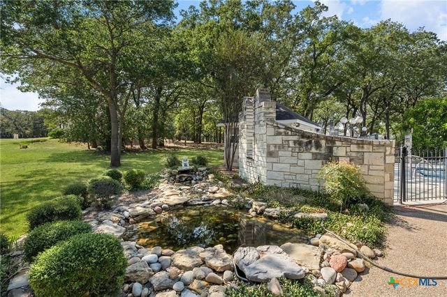 1340 Autumn Oaks Circle, China Spring, TX 76633