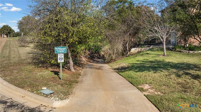 1340 Autumn Oaks Circle, China Spring, TX 76633