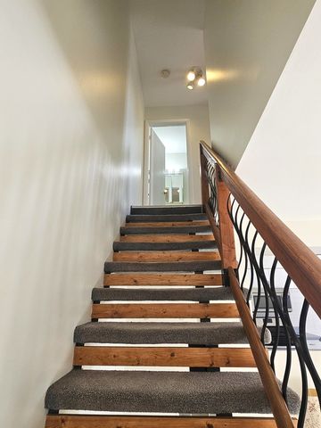 726 E Old Willow Road 104C, Prospect Heights, IL 60070