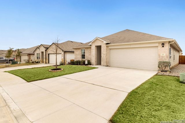 848 Pronghorn Trail, Seguin, TX 78155