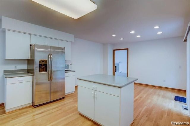 31843 Bristol Lane, Farmington Hills, MI 48334