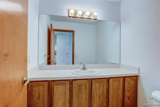 31843 Bristol Lane, Farmington Hills, MI 48334