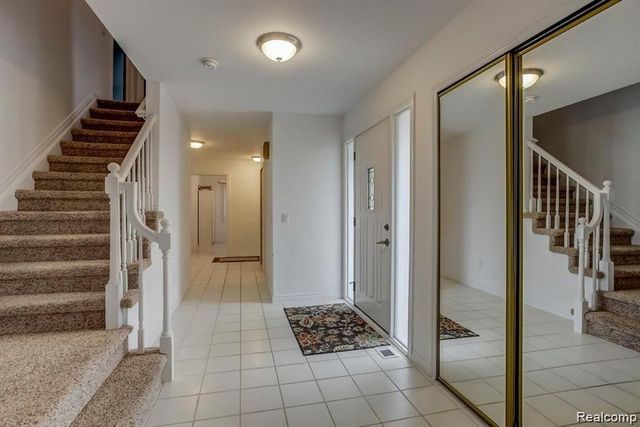 31843 Bristol Lane, Farmington Hills, MI 48334