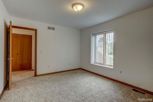 31843 Bristol Lane, Farmington Hills, MI 48334