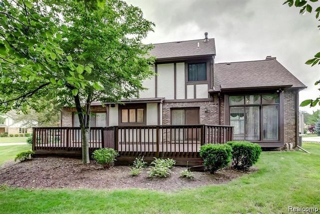 31843 Bristol Lane, Farmington Hills, MI 48334